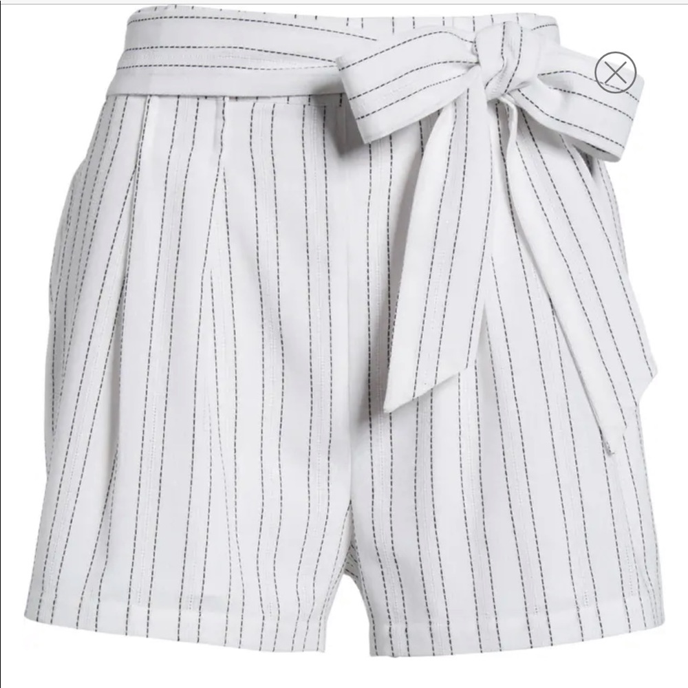 Adorable Paper bag shorts from JOA size small